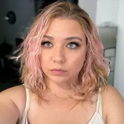 Victoria S.